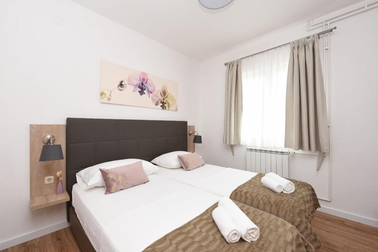 Amari Apartment Starigrad Exterior photo